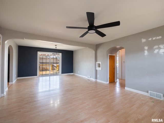 1 RICHARDSON Court, Pekin, IL 61554