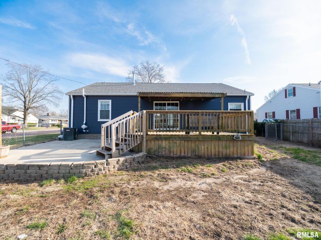 1 RICHARDSON Court, Pekin, IL 61554