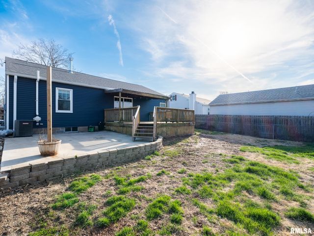 1 RICHARDSON Court, Pekin, IL 61554