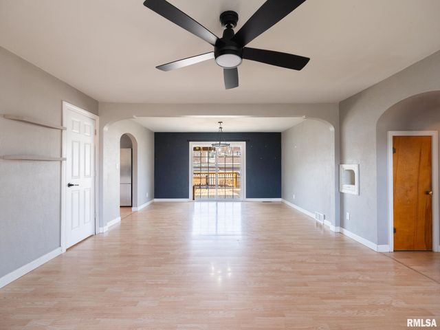 1 RICHARDSON Court, Pekin, IL 61554