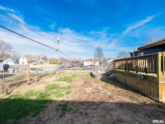 1 RICHARDSON Court, Pekin, IL 61554