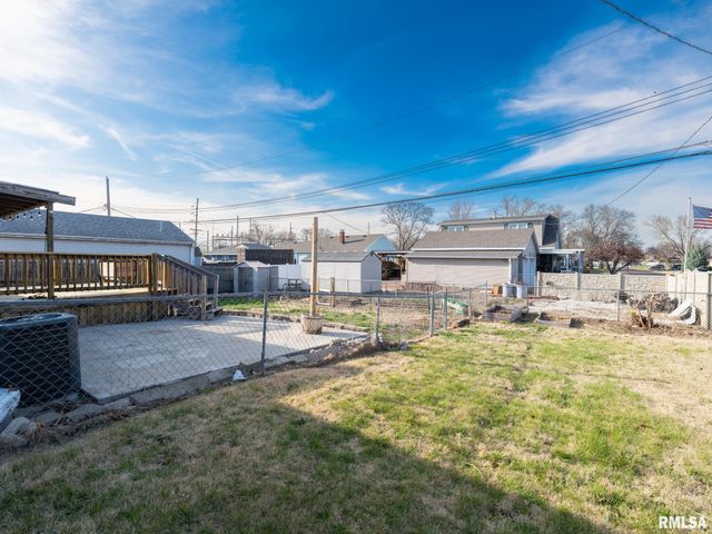 1 RICHARDSON Court, Pekin, IL 61554