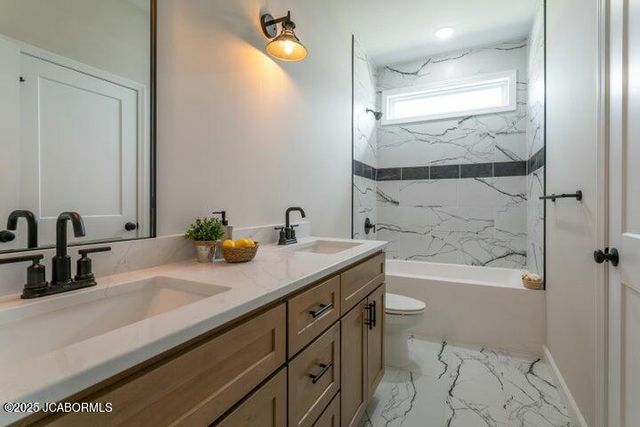 2424 KIRK DRIVE, Holts Summit, MO 65043