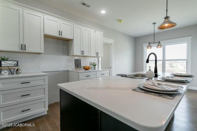 2424 KIRK DRIVE, Holts Summit, MO 65043