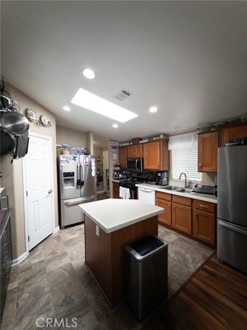 20843 Waalew Rd., Apple Valley, CA 92307