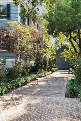 169 Wentworth Street, Charleston, SC 29401