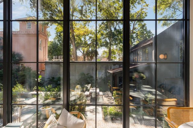 169 Wentworth Street, Charleston, SC 29401