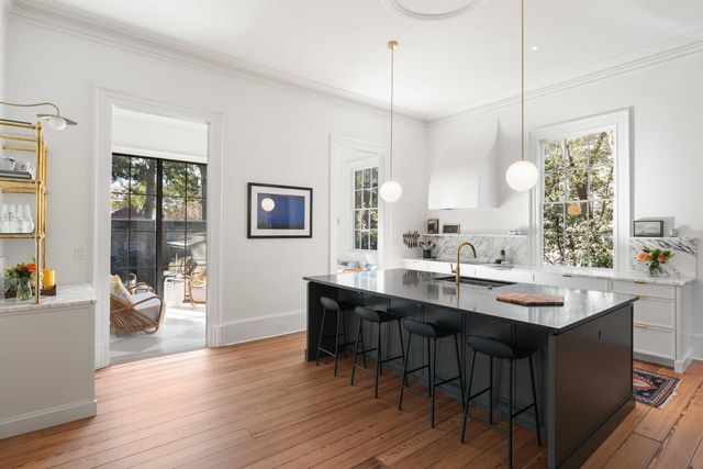 169 Wentworth Street, Charleston, SC 29401