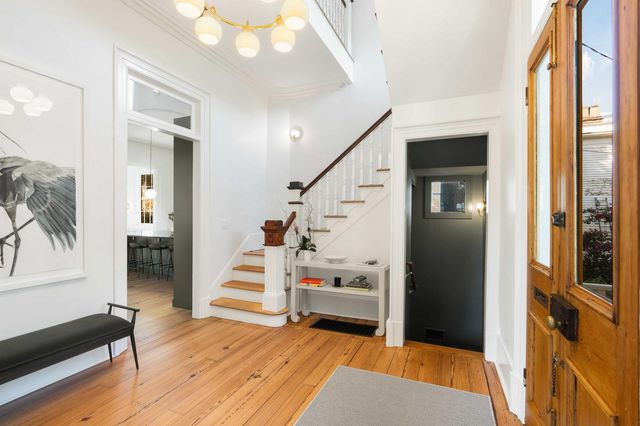 169 Wentworth Street, Charleston, SC 29401