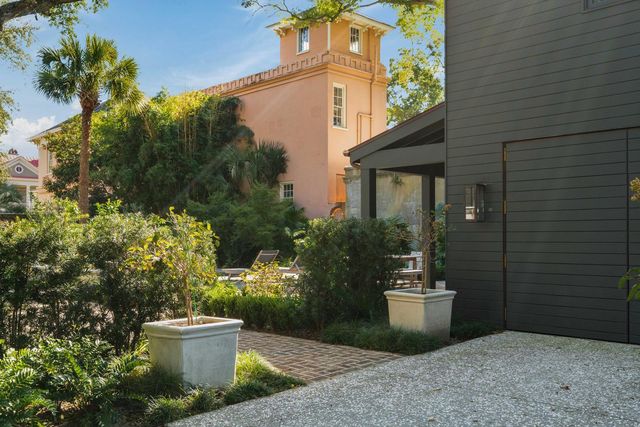 169 Wentworth Street, Charleston, SC 29401