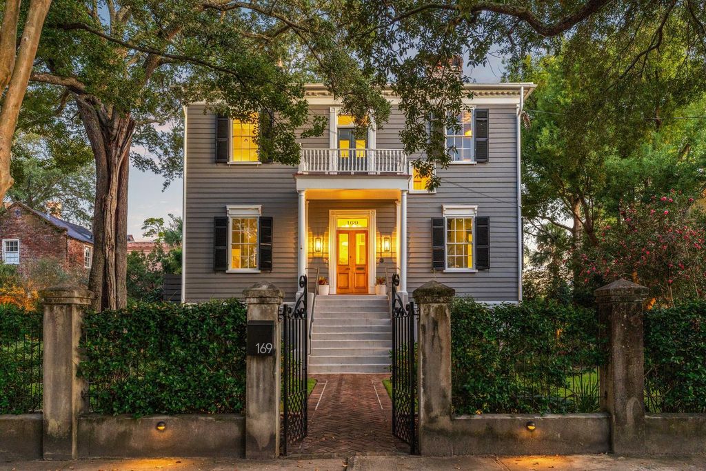 169 Wentworth Street, Charleston, SC 29401