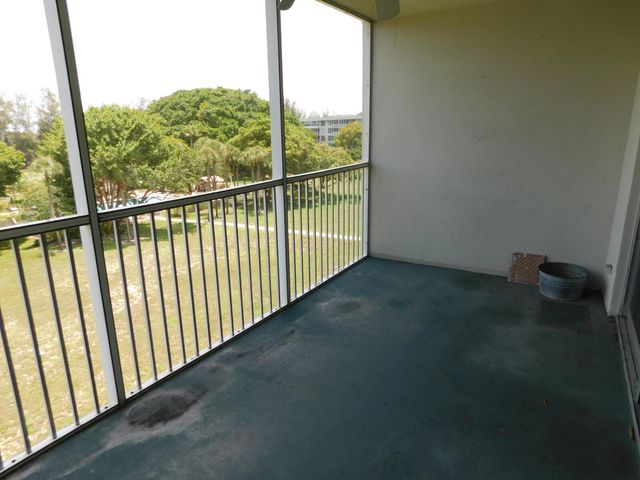2650 S Course Drive 510, Pompano Beach, FL 33069