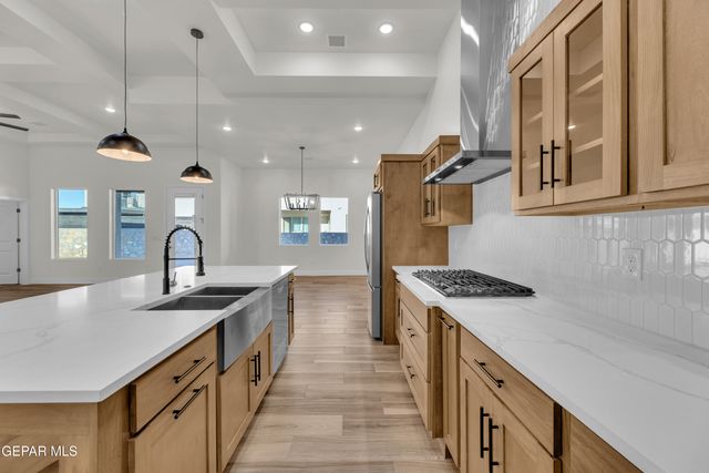 260 Emerald Stone Lane, Horizon City, TX 79928