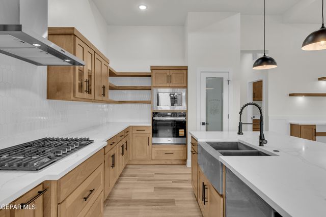 260 Emerald Stone Lane, Horizon City, TX 79928