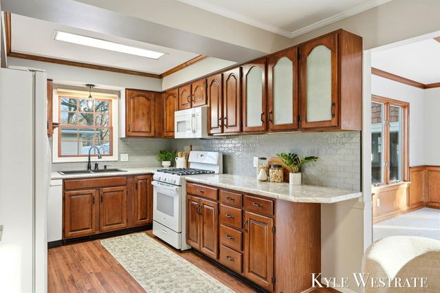 942 32nd Street SW, Wyoming, MI 49509