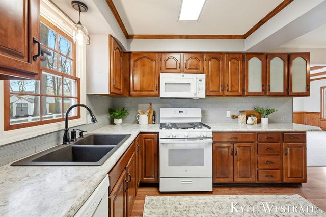 942 32nd Street SW, Wyoming, MI 49509