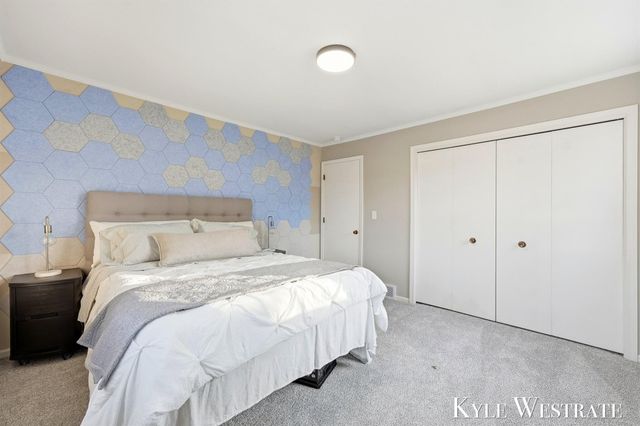 942 32nd Street SW, Wyoming, MI 49509