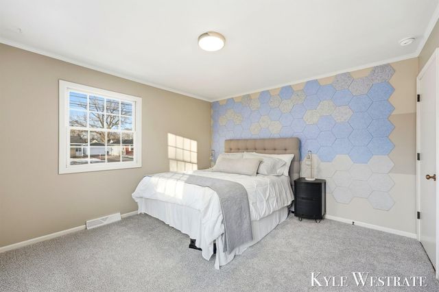 942 32nd Street SW, Wyoming, MI 49509