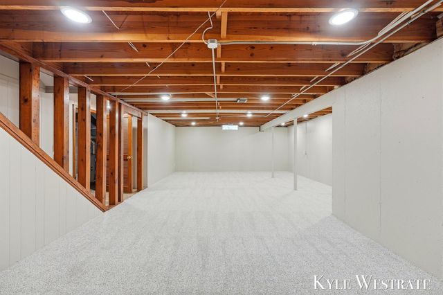 942 32nd Street SW, Wyoming, MI 49509