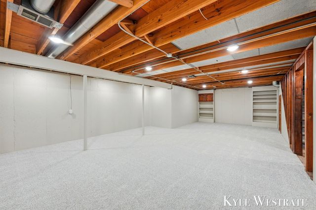 942 32nd Street SW, Wyoming, MI 49509