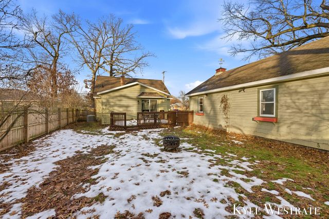 942 32nd Street SW, Wyoming, MI 49509