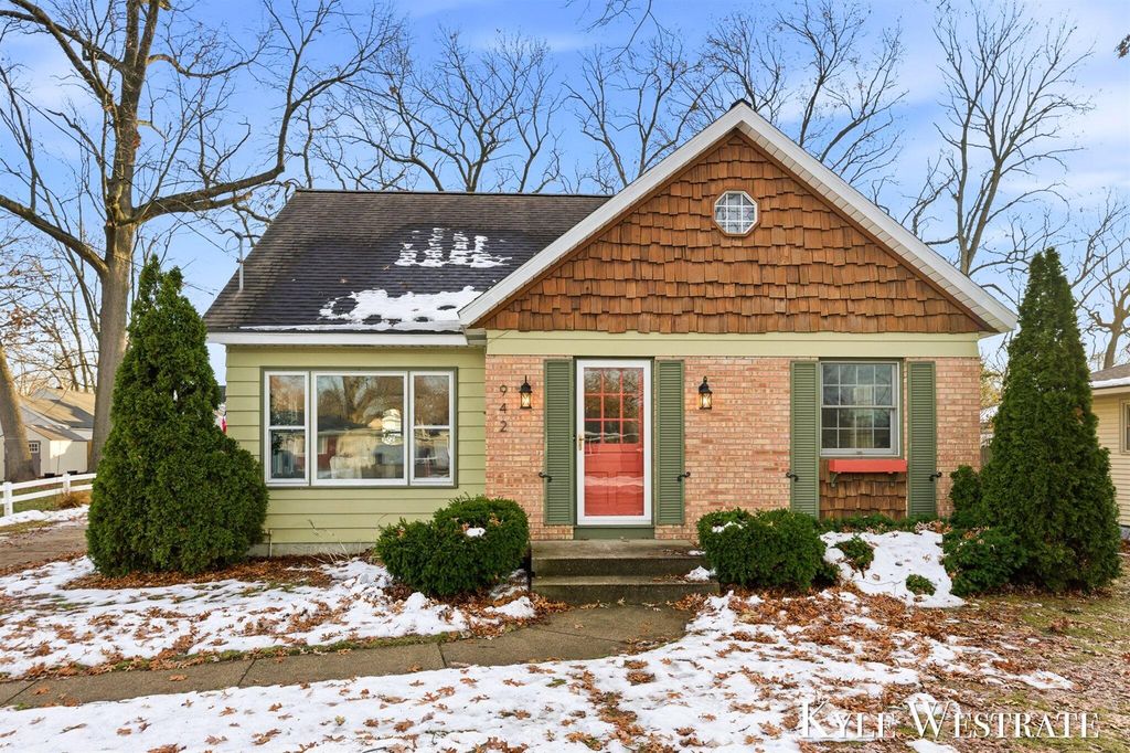 942 32nd Street SW, Wyoming, MI 49509