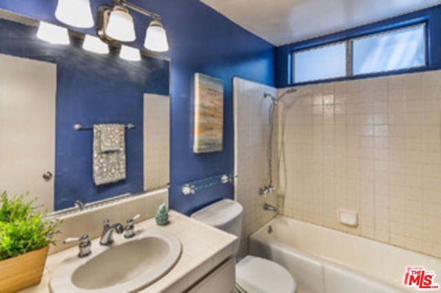 1926 Glendon Avenue 2, Los Angeles, CA 90025