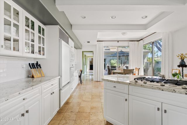 6853 N CENTRAL Avenue, Phoenix, AZ 85012