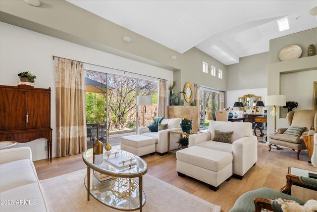 6853 N CENTRAL Avenue, Phoenix, AZ 85012