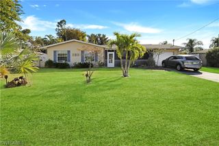 707 NE 16th PL, Cape Coral, FL 33909