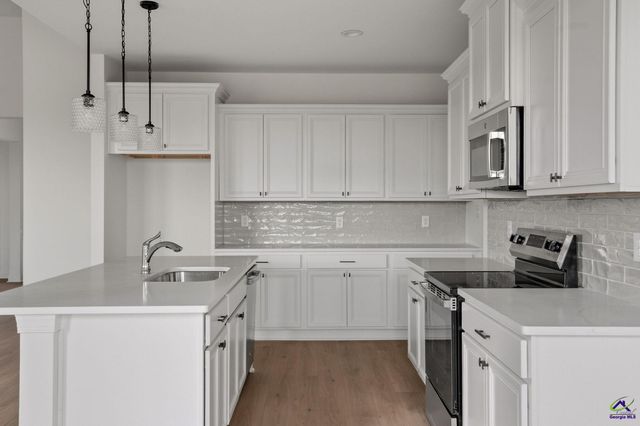 209 Farmland Circle, Perry, GA 31069