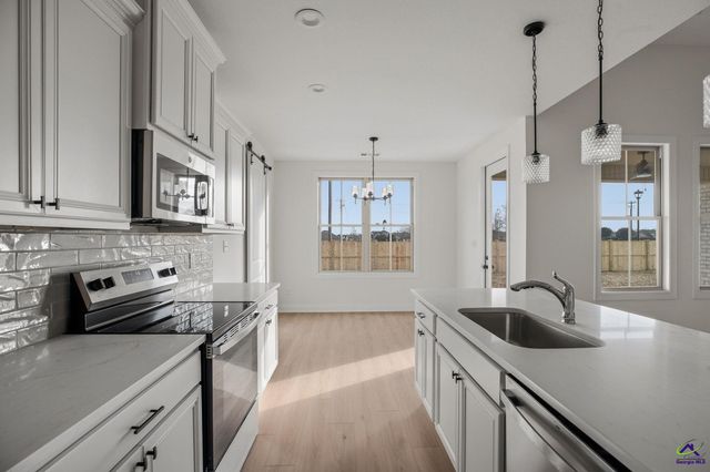 209 Farmland Circle, Perry, GA 31069