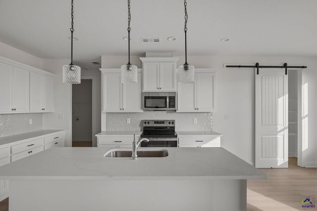 209 Farmland Circle, Perry, GA 31069