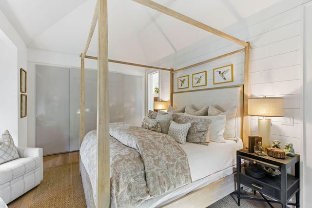 9 Duany Road, Mount Pleasant, SC 29464