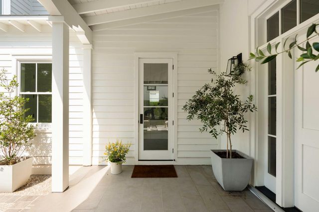 9 Duany Road, Mount Pleasant, SC 29464