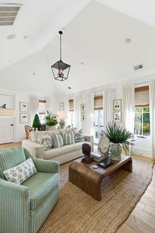 9 Duany Road, Mount Pleasant, SC 29464
