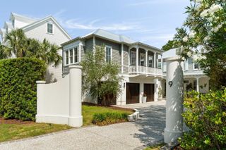 9 Duany Road, Mount Pleasant, SC 29464