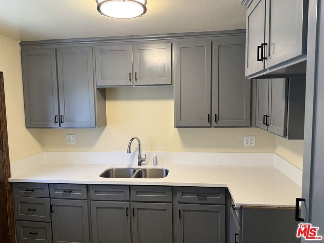 2414 W 85th Street, Inglewood, CA 90305