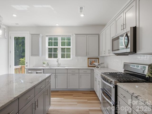 10126 Hemingway Place, Charlotte, NC 28227