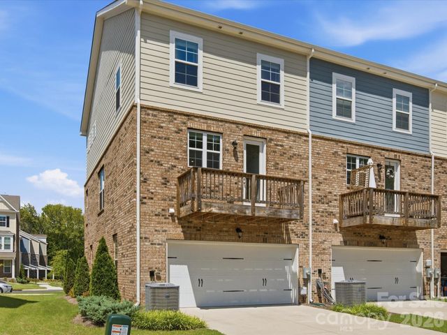 10126 Hemingway Place, Charlotte, NC 28227