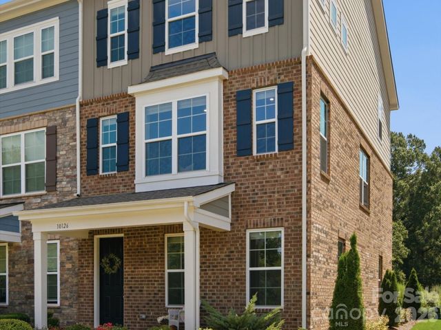 10126 Hemingway Place, Charlotte, NC 28227
