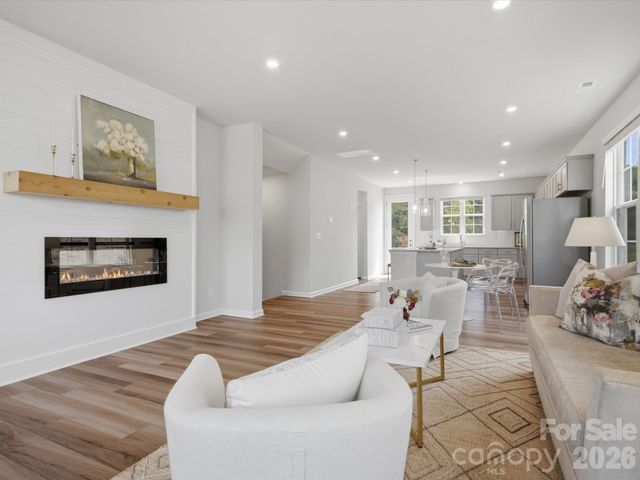 10126 Hemingway Place, Charlotte, NC 28227