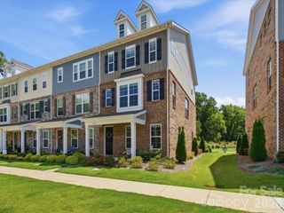 10126 Hemingway Place, Charlotte, NC 28227