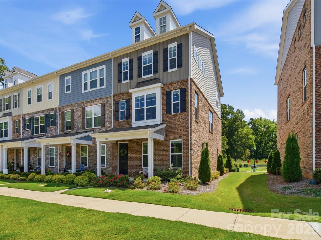 10126 Hemingway Place, Charlotte, NC 28227