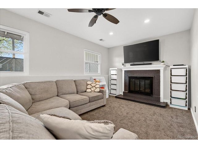 8697 Aspen Cir, Parker, CO 80134