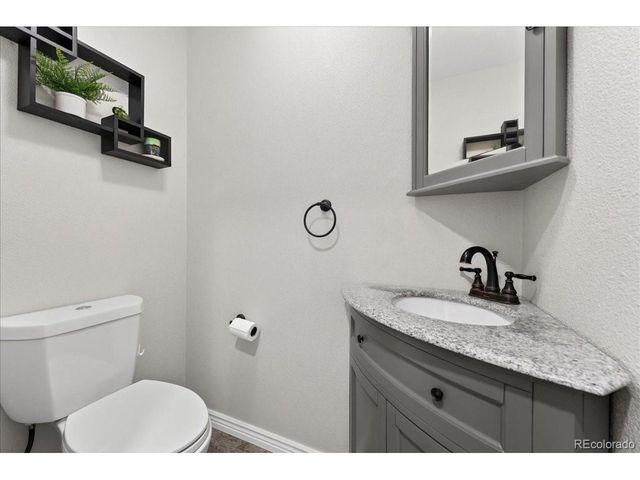 8697 Aspen Cir, Parker, CO 80134