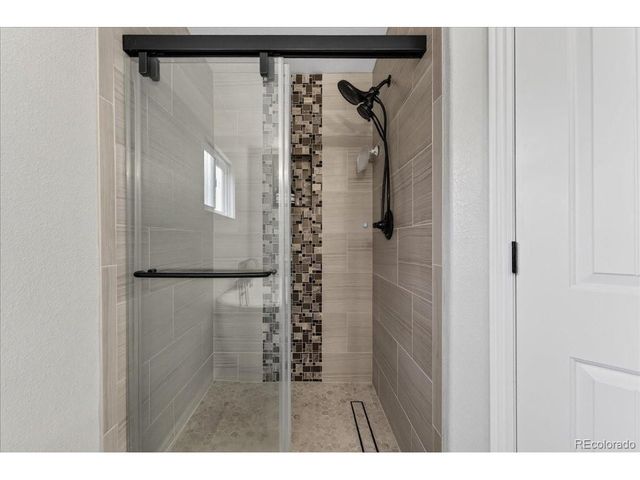 8697 Aspen Cir, Parker, CO 80134
