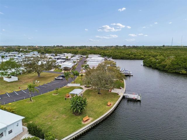 678 MOUNT MADISON AVENUE NE 661, St Petersburg, FL 33702