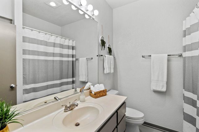 701 Yaupon Valley RD, West Lake Hills, TX 78746