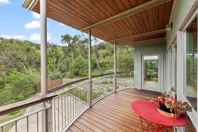 701 Yaupon Valley RD, West Lake Hills, TX 78746